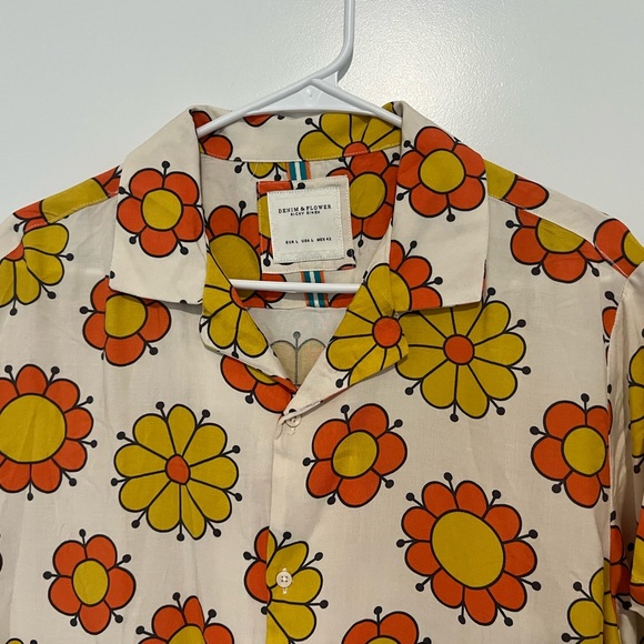 Flower button down - Picture 2 of 4